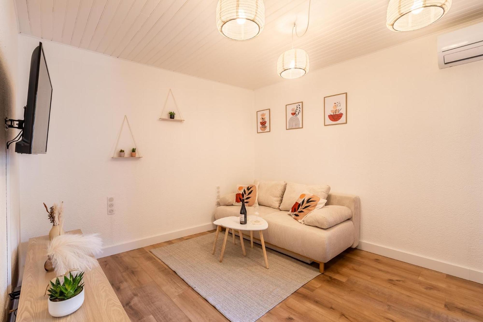 T2 Climatise Proche De Montpellier Avec Parking Public ! Apartment *